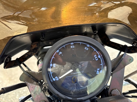 Suzuki GSX 750 Es 9 of 15