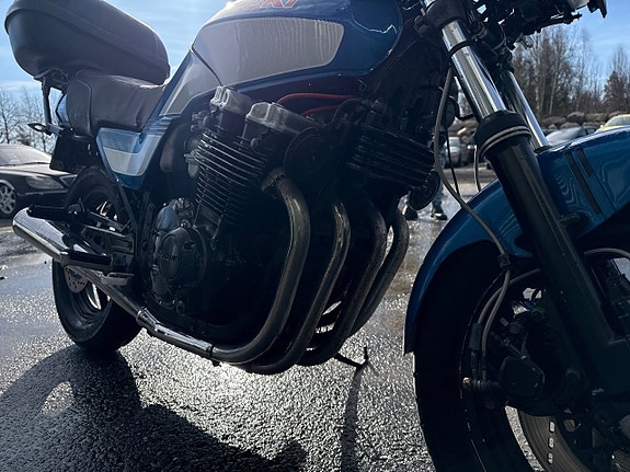 Suzuki GSX 750 Es 12 of 15
