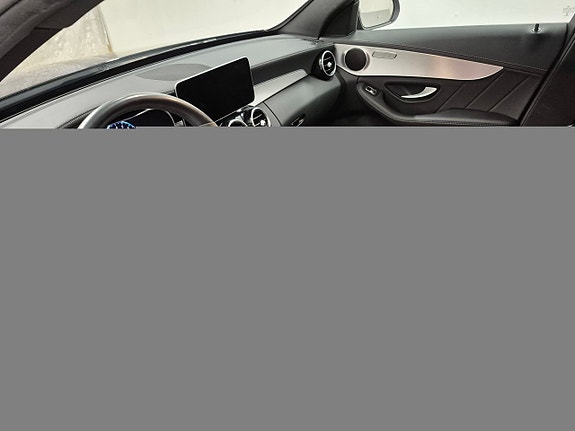 Mercedes-Benz C300 e 2 of 5