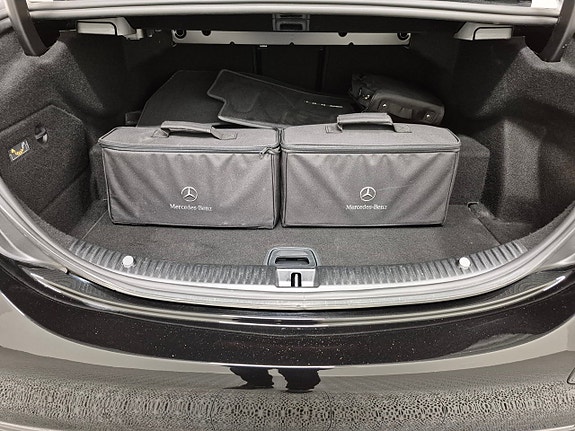 Mercedes-Benz C300 e 8 of 8