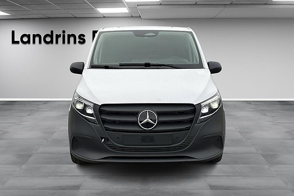Mercedes-Benz Vito 114 2 of 5