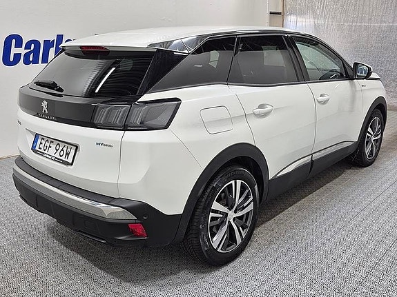 Peugeot 3008 4 of 5