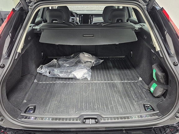 Volvo V90 8 of 8