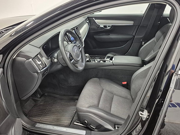 Volvo V90 2 of 8