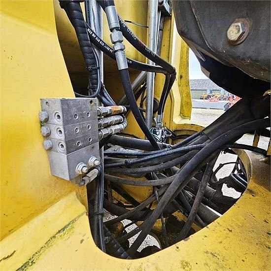 New Holland W170 C LR - 14,5 ton  -  "Long Reach" bom ! 27 of 30