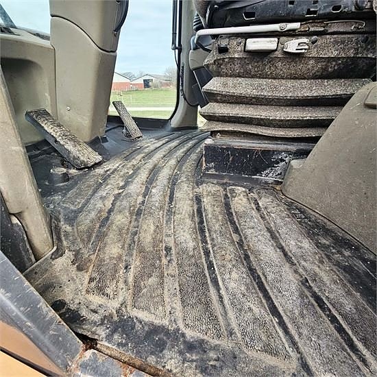 Case 721 F - 16 ton 16 of 30