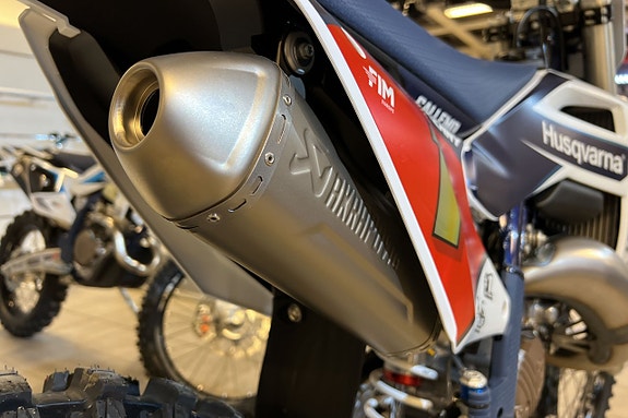 Husqvarna TC 125 2026 Akrapovic / Bromsskydd / Protaper / Powerparts 6 of 11