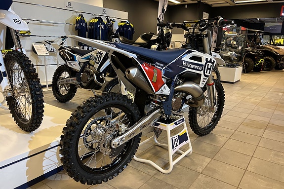 Husqvarna TC 125 2026 Akrapovic / Bromsskydd / Protaper / Powerparts 3 of 11