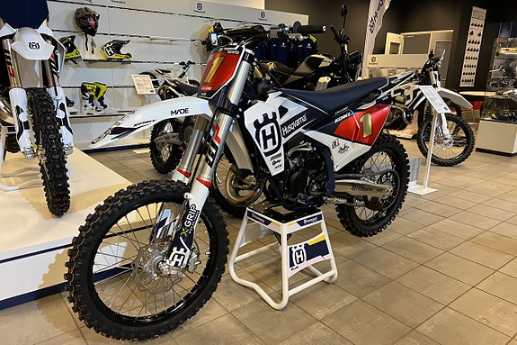 Husqvarna TC 125 2026 Akrapovic / Bromsskydd / Protaper / Powerparts 2 of 11