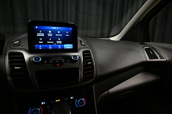 Ford Transit Connect 19 of 26