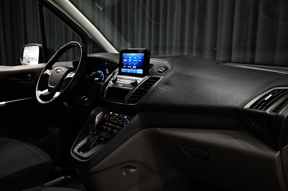 Ford Transit Connect 24 of 26