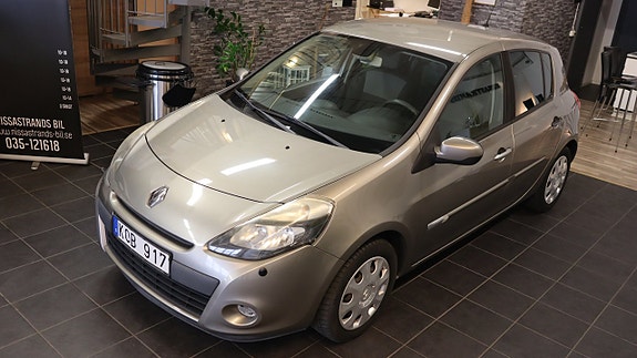 Renault Clio 2 of 6