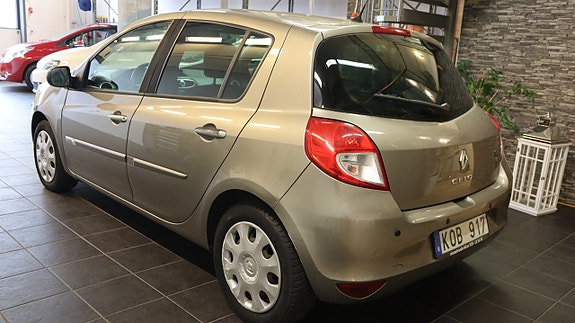 Renault Clio 3 of 6