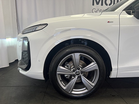 Audi Q3 5 of 5
