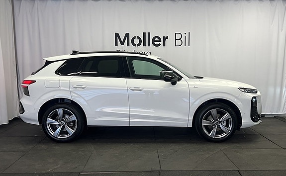 Audi Q3 3 of 5