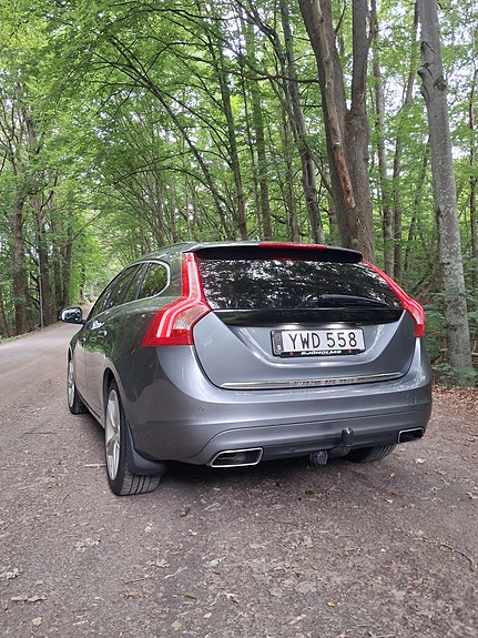 Volvo V60 4 of 5