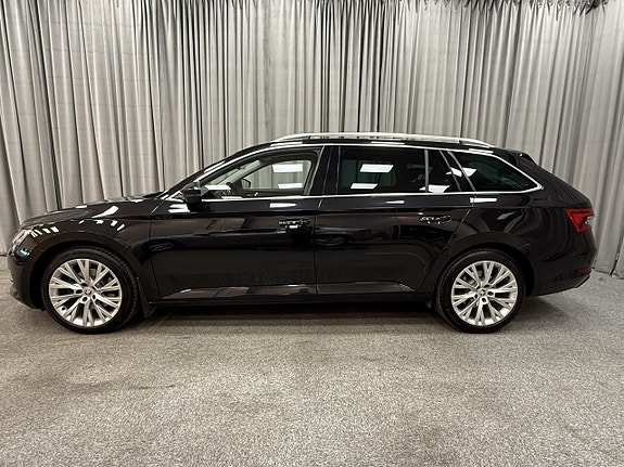 Skoda Superb 2 of 5