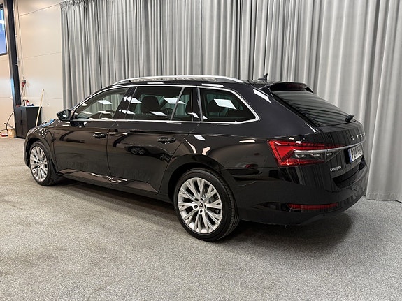 Skoda Superb 3 of 5