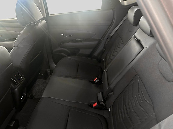 Hyundai Tucson 9 of 11