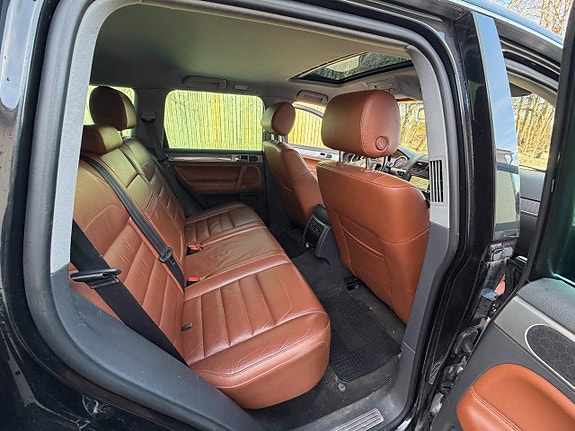 Volkswagen Touareg 9 of 9