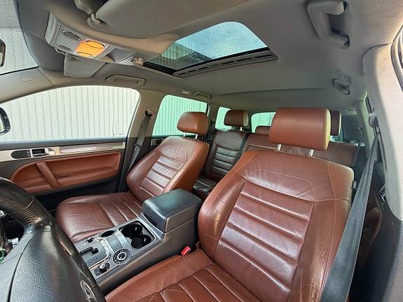 Volkswagen Touareg 7 of 9