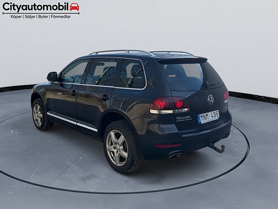 Volkswagen Touareg 3 of 5