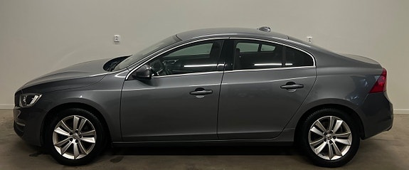 Volvo S60 3 of 5