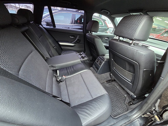 BMW 320 10 of 15