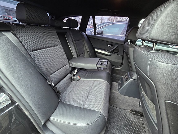 BMW 320 11 of 15
