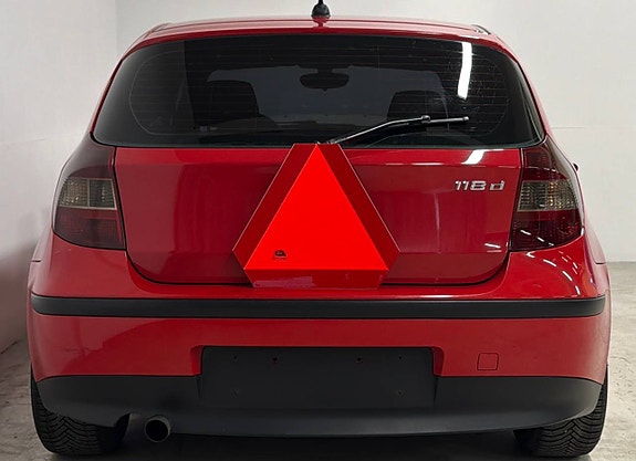 BMW 128ti 4 of 6