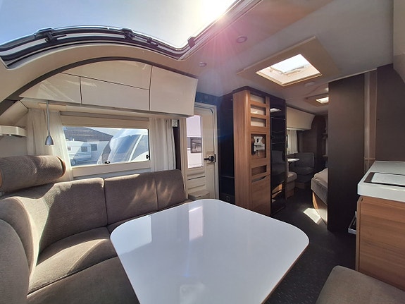 Adria Alpina 663 UK Barnkammare: 3 Bäddar 3 of 18