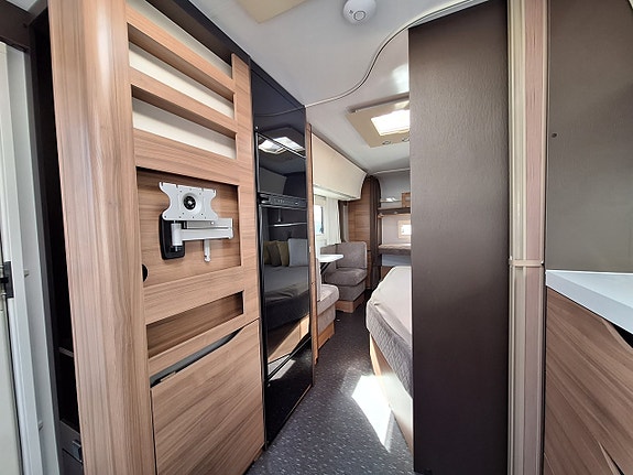 Adria Alpina 663 UK Barnkammare: 3 Bäddar 8 of 18