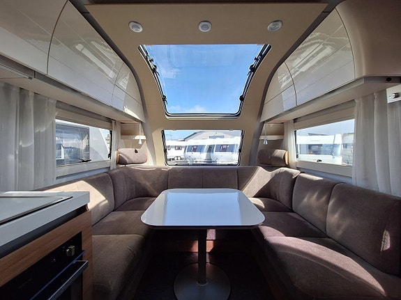 Adria Alpina 663 UK Barnkammare: 3 Bäddar 2 of 18