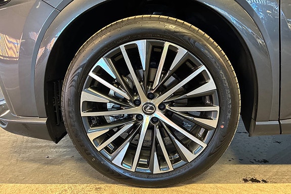 Lexus RX450h 26 of 26
