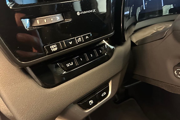 Lexus RX450h 15 of 26