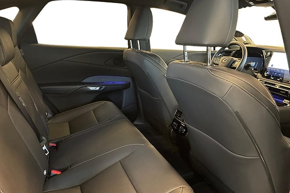 Lexus RX450h 11 of 26
