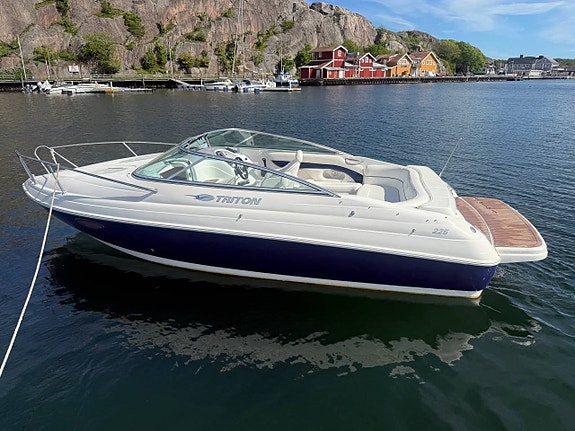 Triton 225 DC -07 med Mercruiser 120hk Diesel