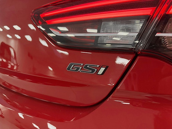 Opel Insignia 16 of 25