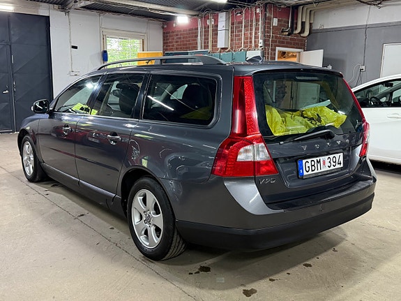 Volvo V70 4 of 17