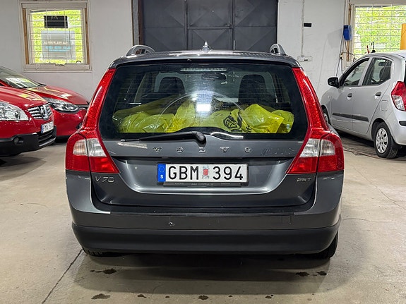 Volvo V70 5 of 17