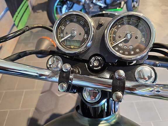 Kawasaki W230 10 of 12