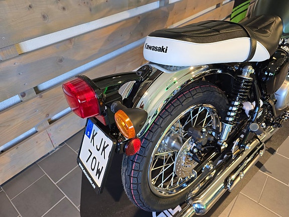 Kawasaki W230 2 of 12