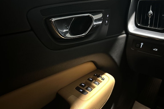 Volvo XC60 14 of 18