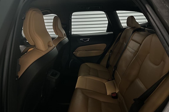 Volvo XC60 17 of 18