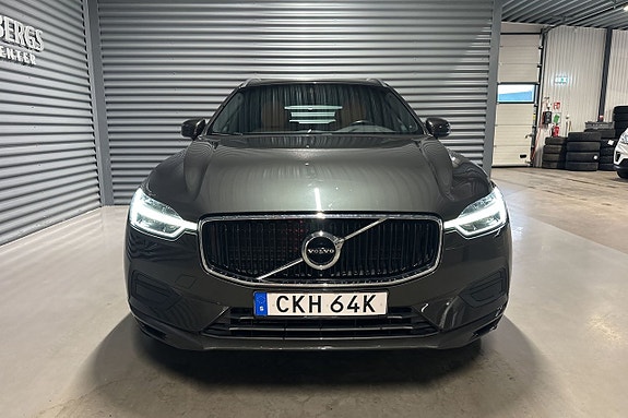 Volvo XC60 2 of 18