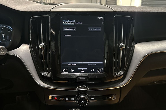 Volvo XC60 13 of 18