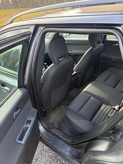 Volvo V50 5 of 6