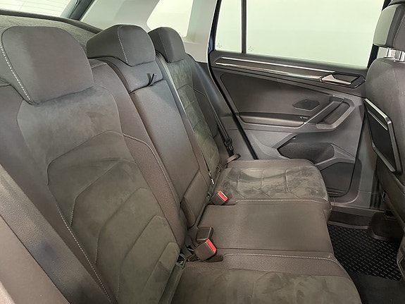 Volkswagen Tiguan 12 of 24
