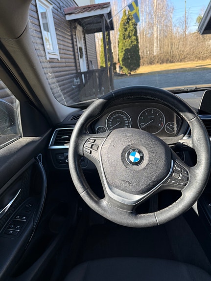 BMW 318d 5 of 5