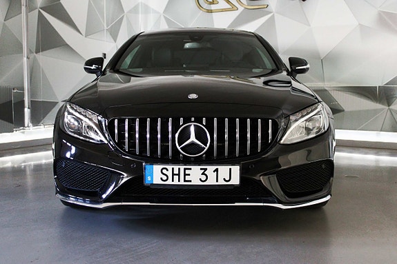 Mercedes-Benz C180 9 of 23